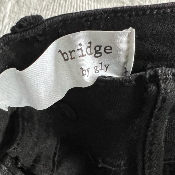 Hudson Mid-Rise Flare
Stretch Jean
BRIDGE BY GLY - Picture 11 of 11